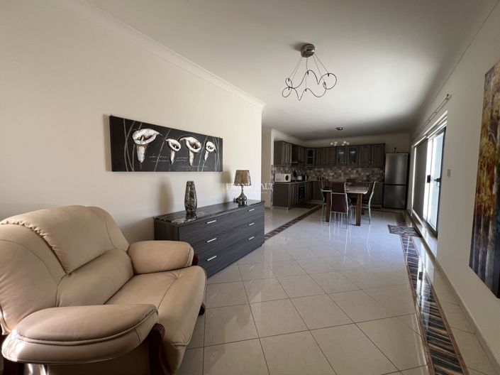 Image No.8-3 Bed Property for sale