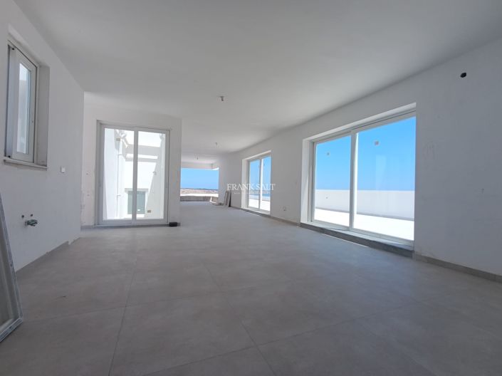 Image No.5-3 Bed Property for sale