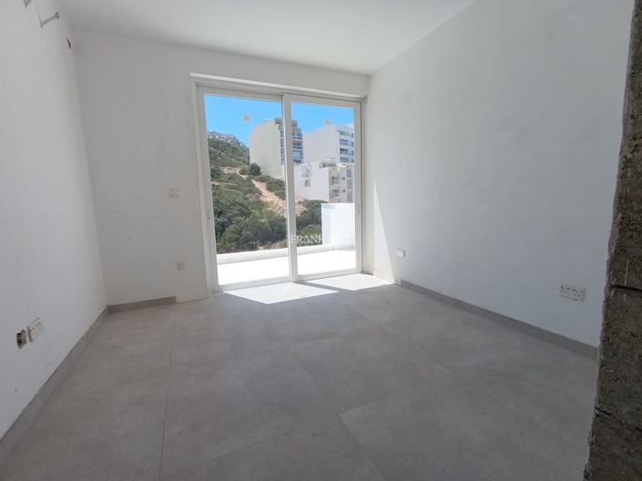 Image No.7-3 Bed Property for sale