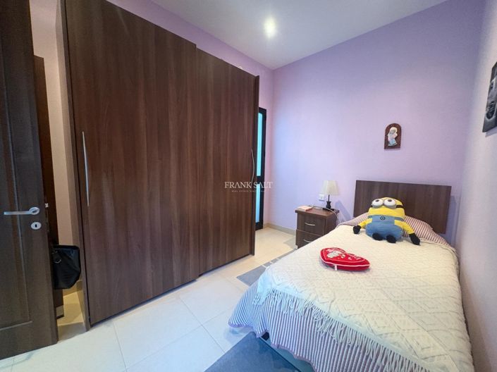 Image No.16-3 Bed Property for sale