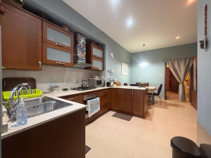 Image No.2-3 Bed Property for sale