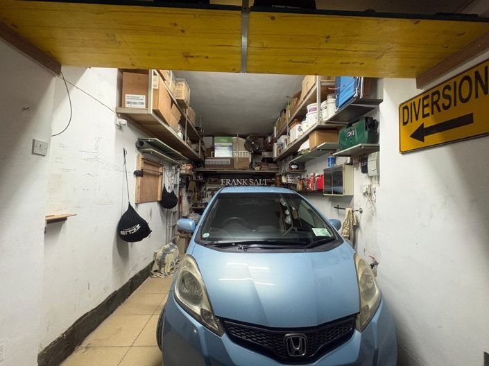 Image No.30-3 Bed Property for sale