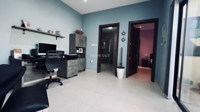 2329997b-3575-4872-acce-3b0556556890