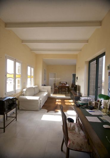 Image No.11-Propriété de 6 chambres à vendre à Tarxien