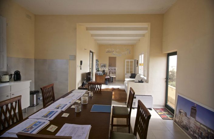 Image No.14-6 Bed Property for sale