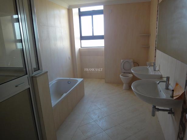 Image No.16-6 Bed Property for sale