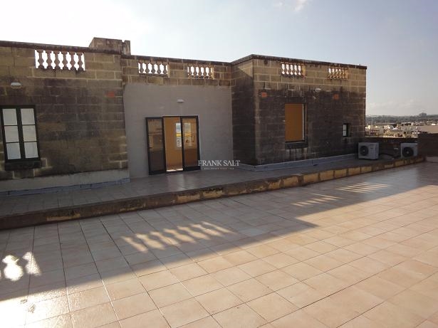 Image No.20-6 Bed Property for sale