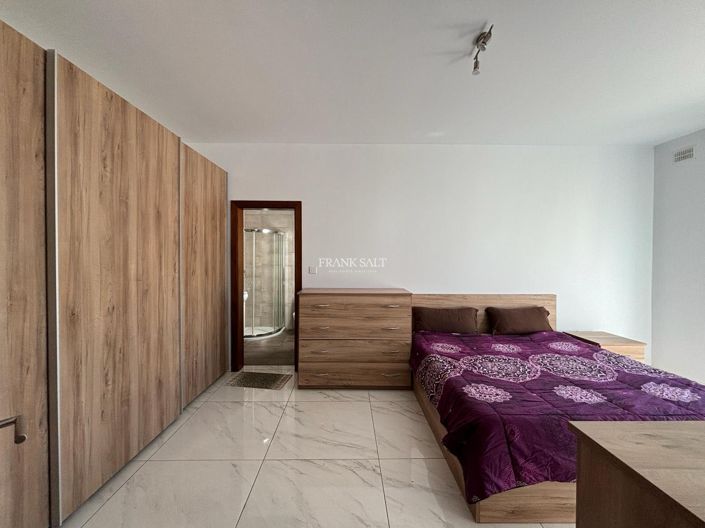 Image No.3-Propriété de 3 chambres à vendre à Attard