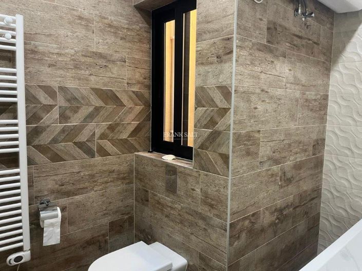 Image No.16-2 Bed Property for sale