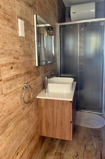 Image No.17-2 Bed Property for sale