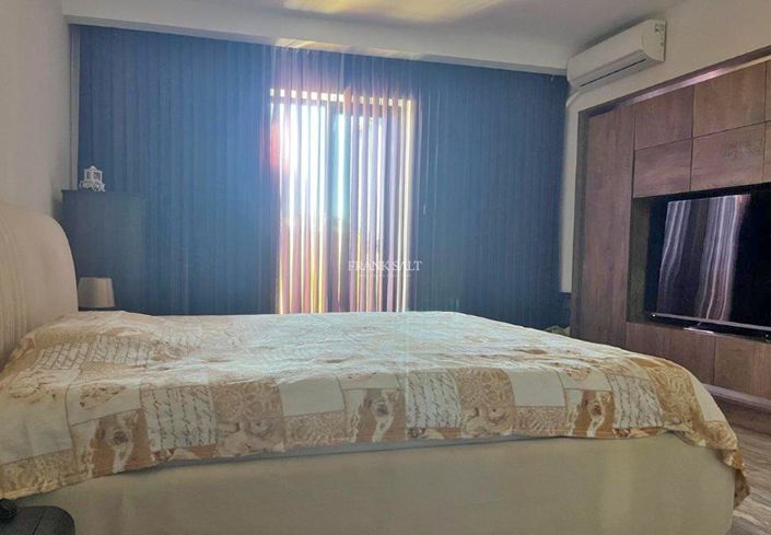 Image No.5-2 Bed Property for sale