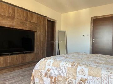 e81f0c36-f7ca-4cb7-9ce3-4270876f5f96