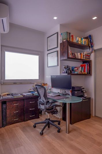 Image No.14-3 Bed Property for sale