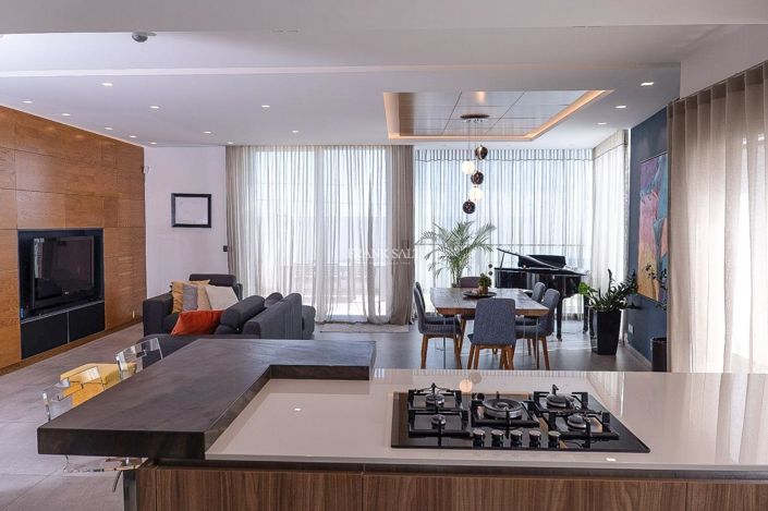 Image No.5-3 Bed Property for sale