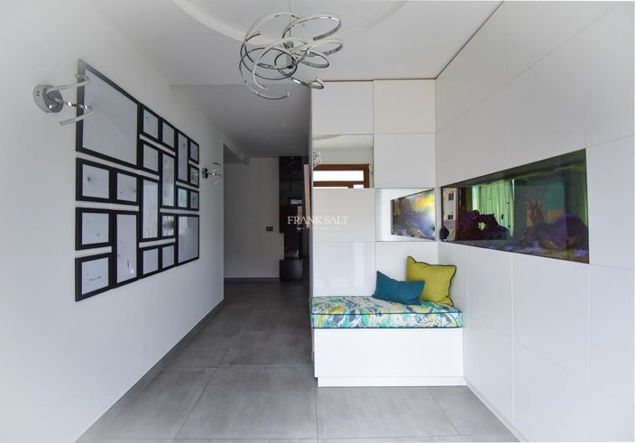 Image No.8-3 Bed Property for sale