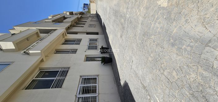 Image No.12-3 Bed Property for sale