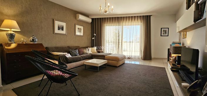 Image No.5-3 Bed Property for sale