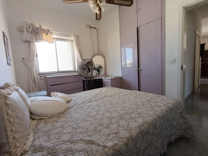 Image No.11-3 Bed Property for sale