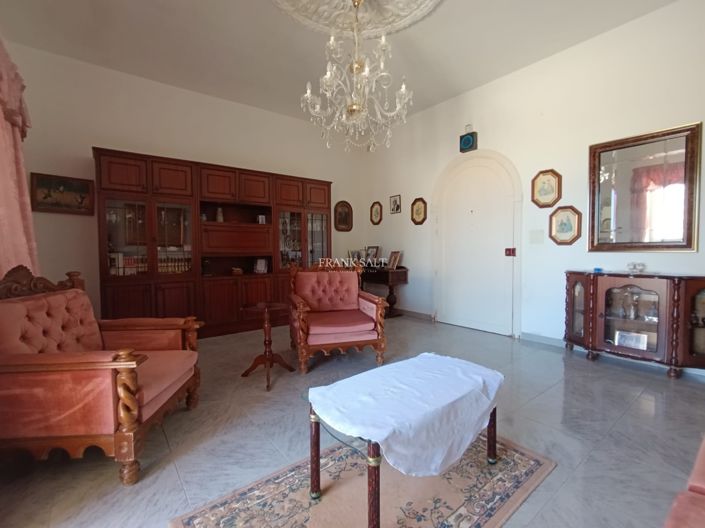 Image No.6-3 Bed Property for sale