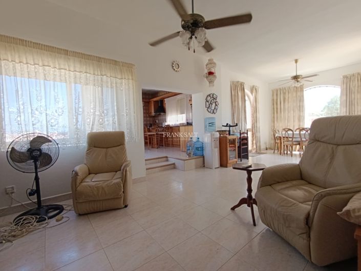 Image No.7-3 Bed Property for sale