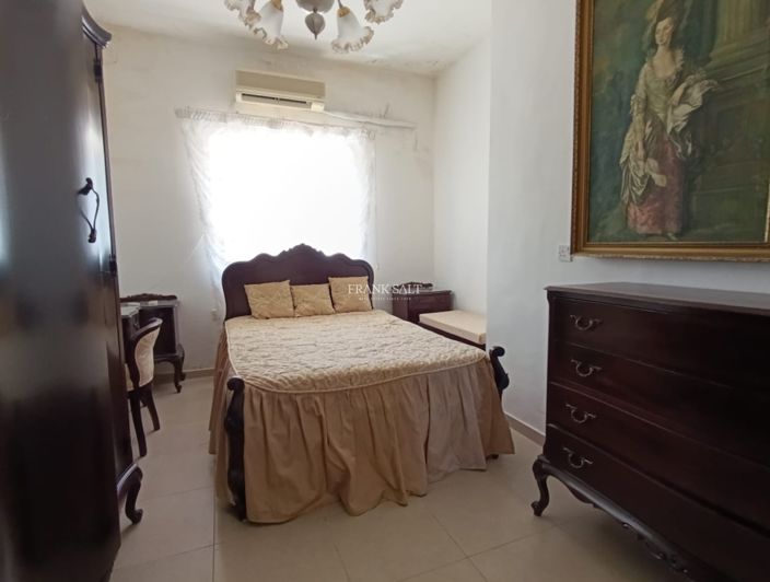 Image No.9-3 Bed Property for sale