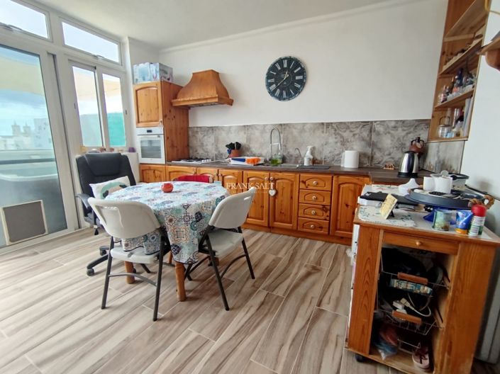 Image No.14-3 Bed Property for sale