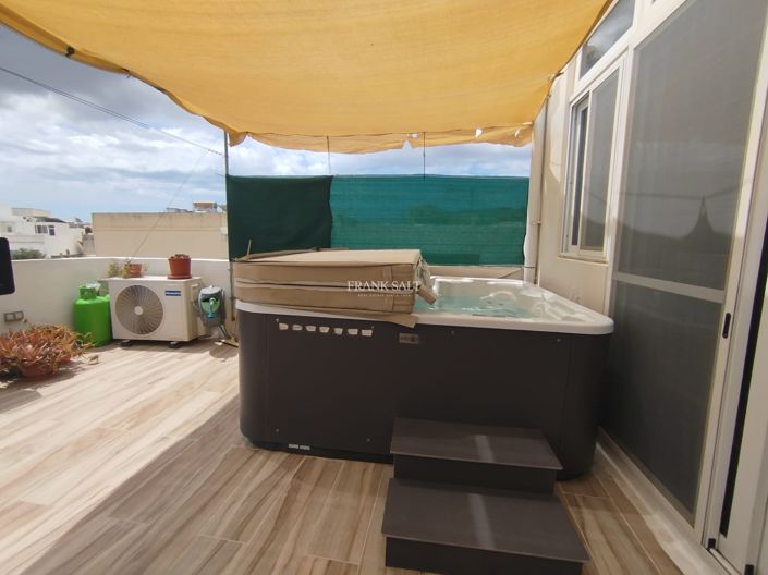 Image No.18-3 Bed Property for sale