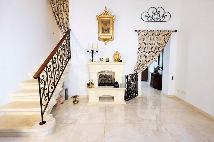 Image No.22-3 Bed Property for sale