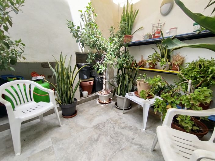 Image No.9-3 Bed Property for sale