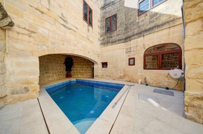 1 - Attard, Propriété