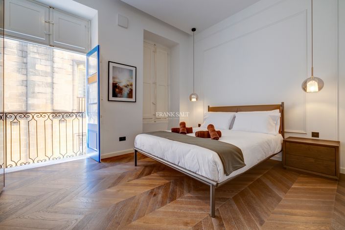 Image No.12-2 Bed Property for sale