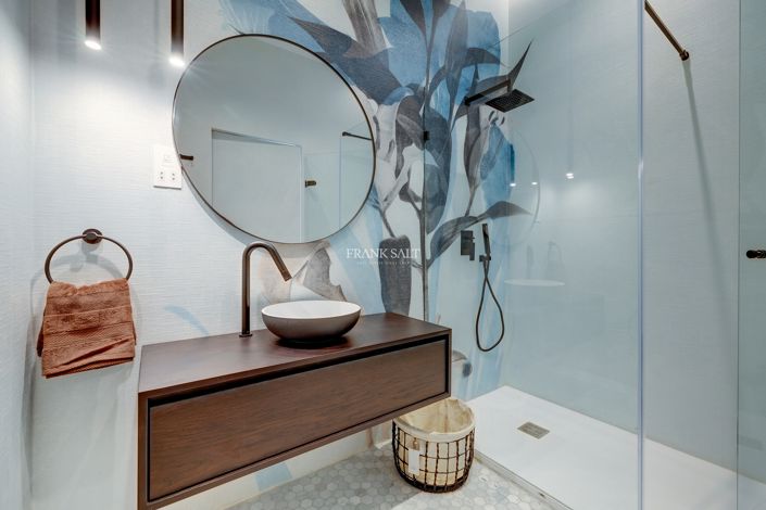 Image No.14-2 Bed Property for sale