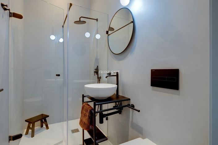 Image No.15-2 Bed Property for sale