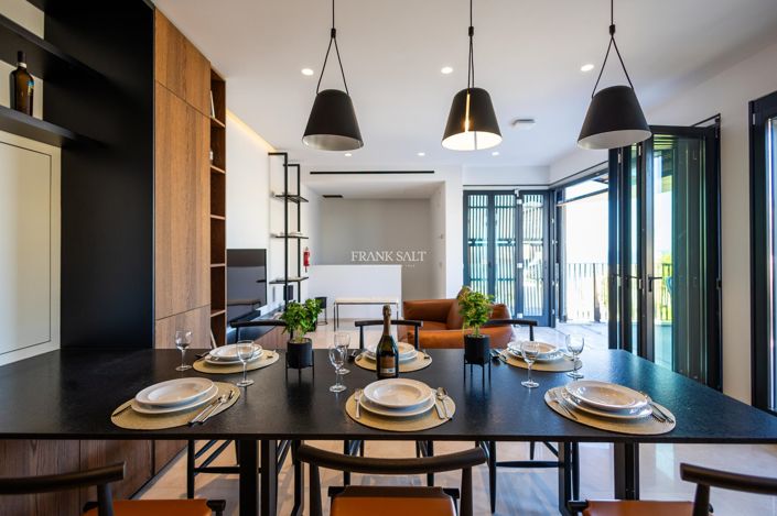 Image No.12-3 Bed Property for sale