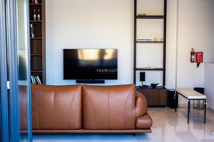 Image No.14-3 Bed Property for sale