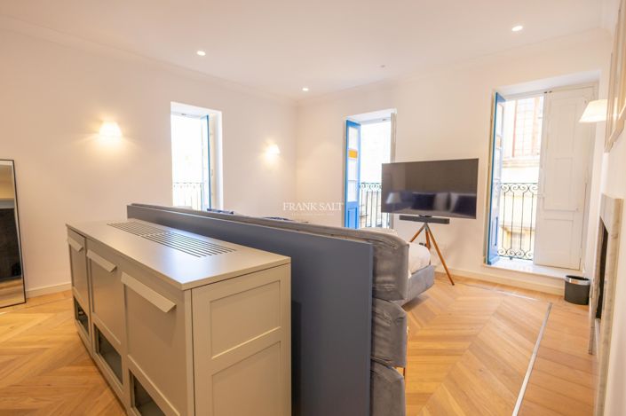 Image No.17-3 Bed Property for sale