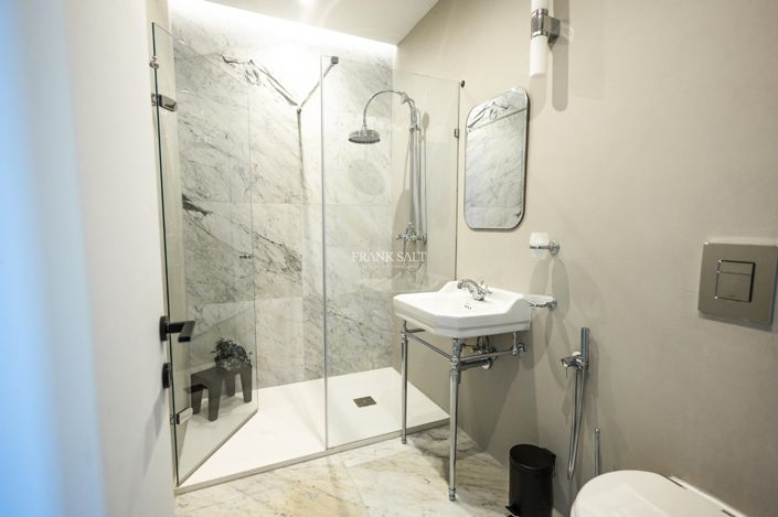 Image No.23-3 Bed Property for sale