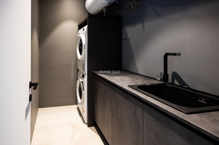 Image No.24-3 Bed Property for sale