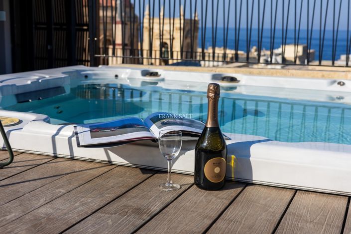 Image No.25-3 Bed Property for sale