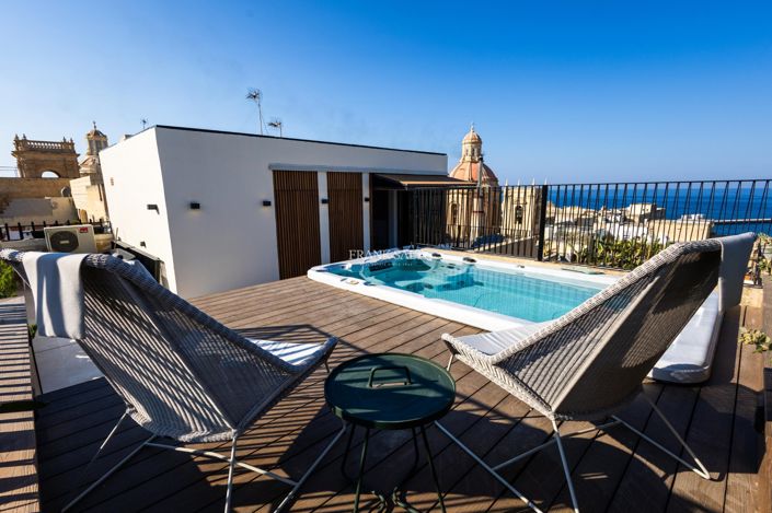 Image No.33-3 Bed Property for sale