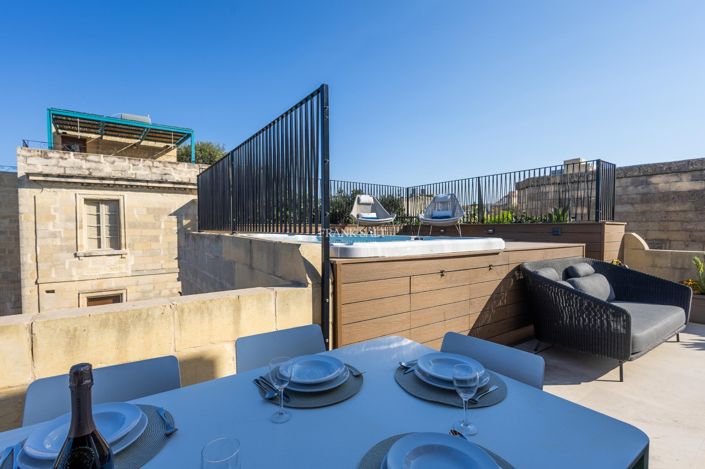 Image No.39-3 Bed Property for sale