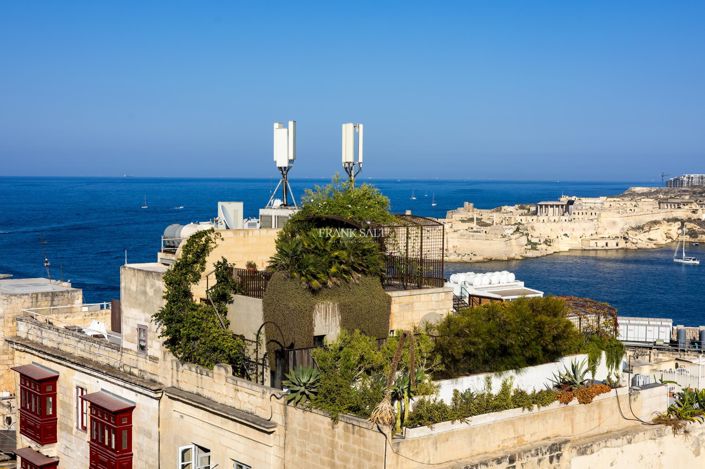 Image No.42-3 Bed Property for sale