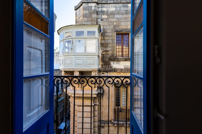 Image No.45-3 Bed Property for sale