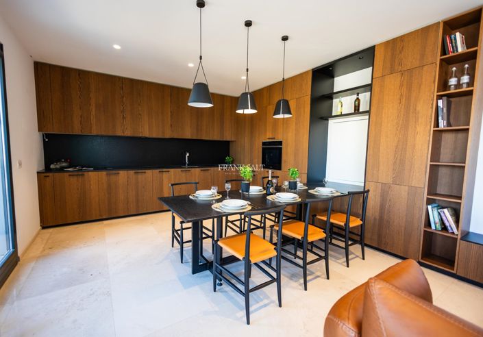 Image No.7-3 Bed Property for sale