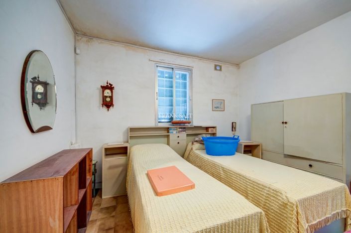 Image No.13-4 Bed Property for sale