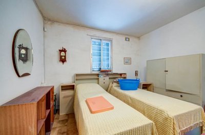 bf1db32d-4a79-4cb3-9c79-211f674c74fa