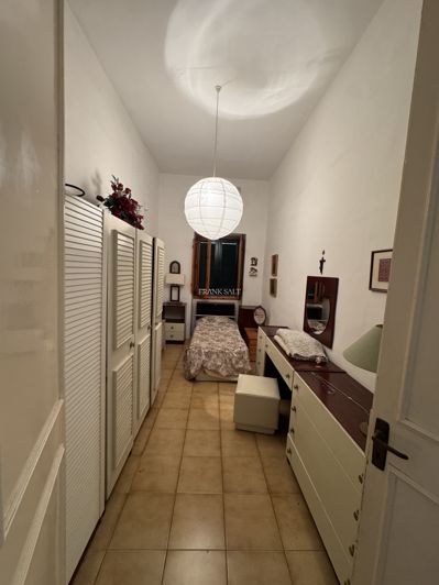 Image No.17-4 Bed Property for sale