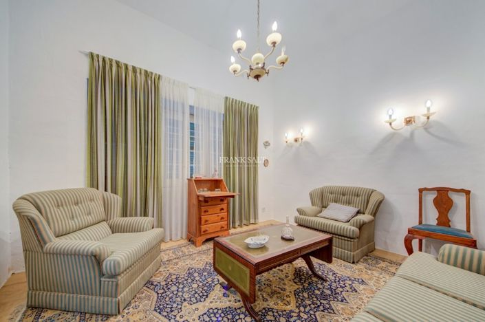 Image No.3-4 Bed Property for sale