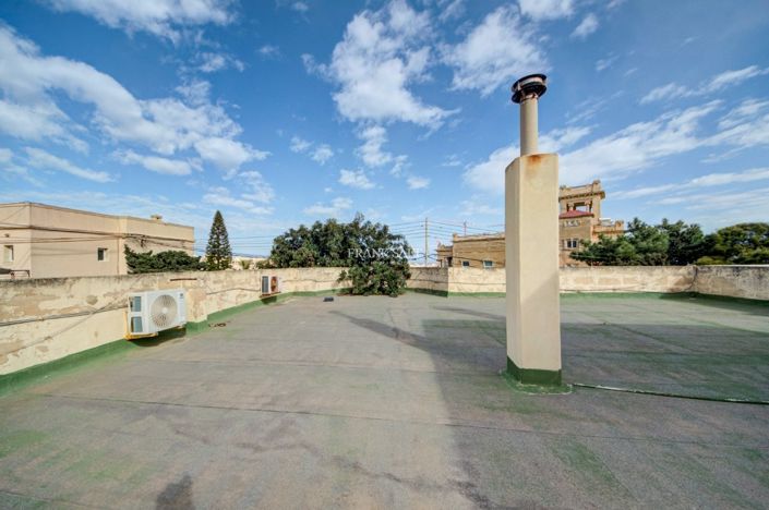 Image No.21-4 Bed Property for sale