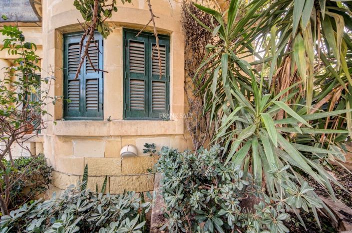 Image No.22-4 Bed Property for sale